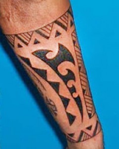 Tatuaggio sulla parte bassa del braccio