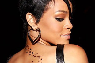 Tatuaggio stelline di Rihanna