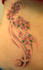 tatuaggio fiore di ciliegio