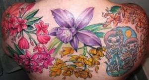 tatuaggio fiori colorati