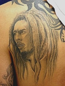 tatuaggi giamaicani bob marley pianta