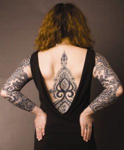 Quali sono i tatuaggi passati di moda?