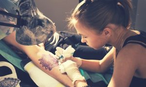 Pro e contro del diventare un tatuatore