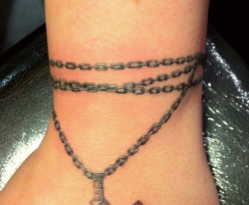 chain tattoo